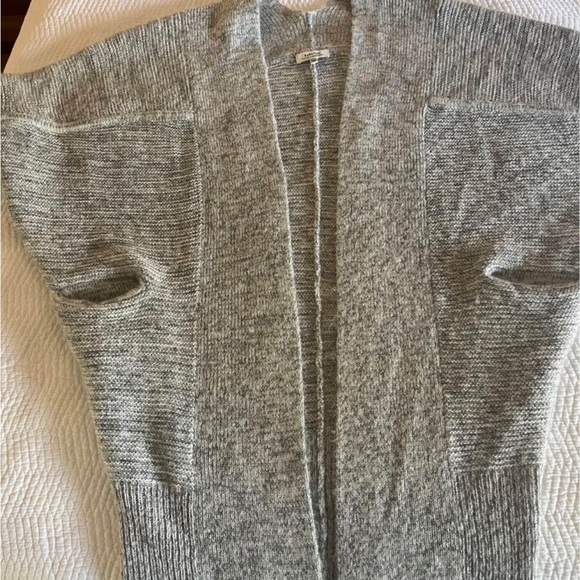 Aritzia wool /cashmere blend. VERY oversized fit. I am 5’5, 122 pds for referenc - Picture 3 of 5